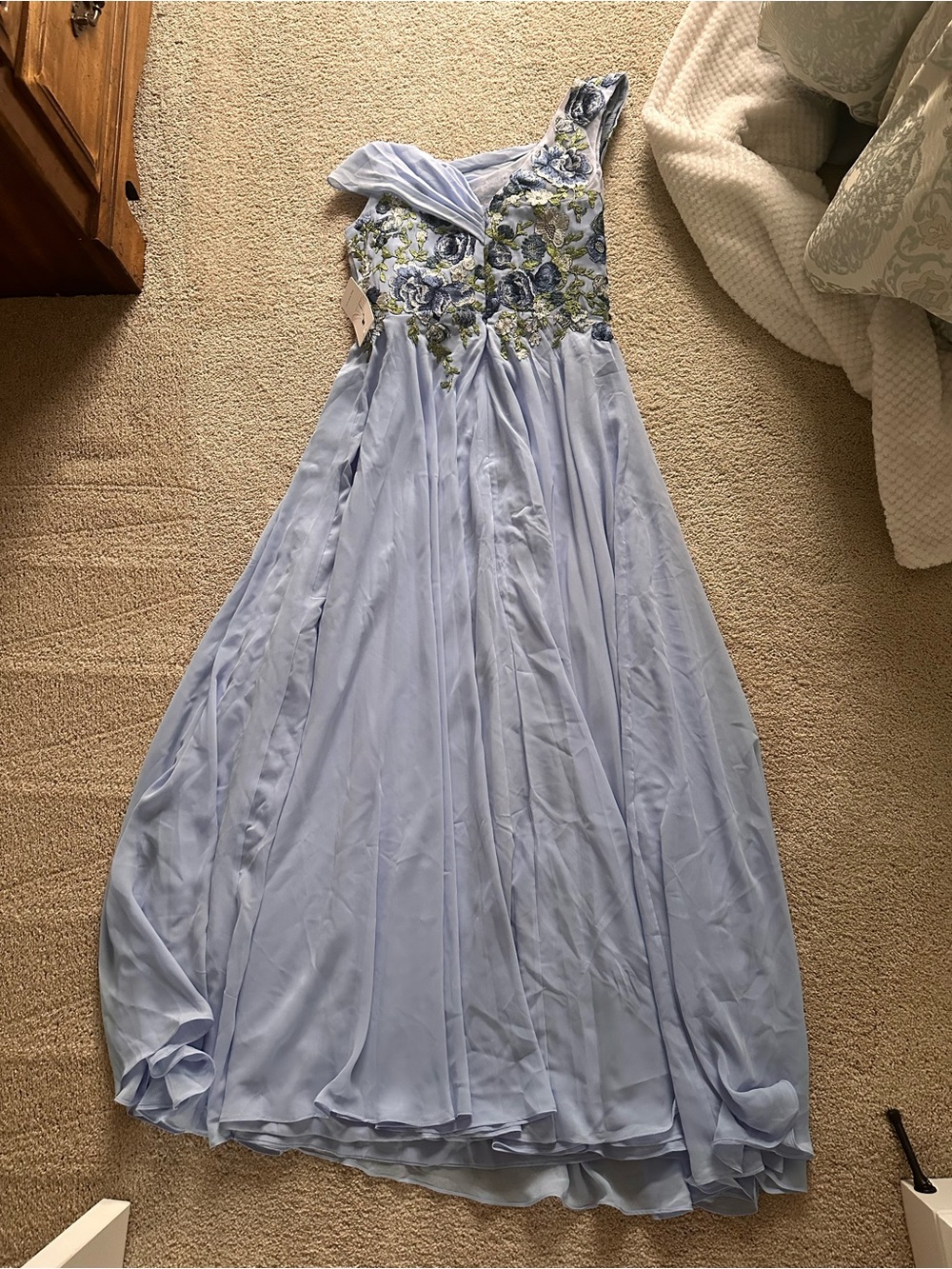 Elegant Powder Blue Floral Appliqué Evening Gown - Picture 2 of 7
